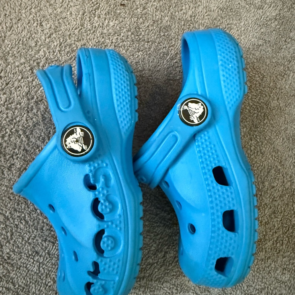 Crocs Toddler Size 7 Kids Boys Girls Blue Clogs VGC - Picture 3 of 5